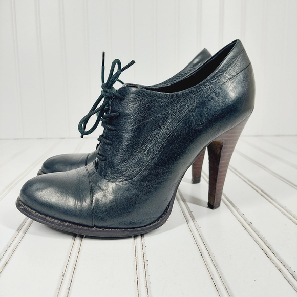 Aldo Shoes - ALDO Black Leather Point Toe  Heeled Lace Up Booties B535
